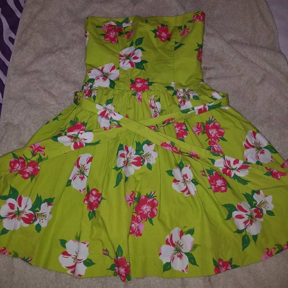 Strapless dress